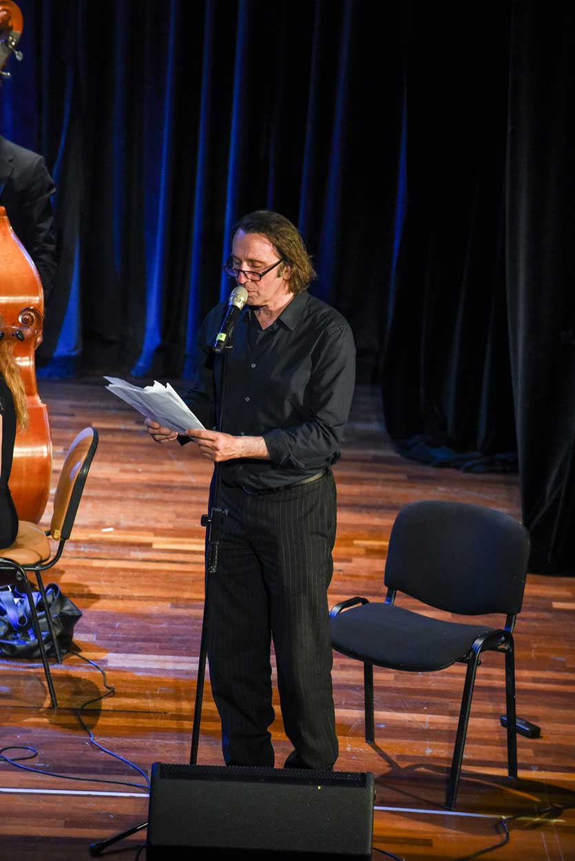 Υμνούμεν τον Κύριο